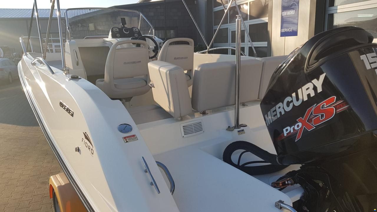 Quicksilver 675 Open