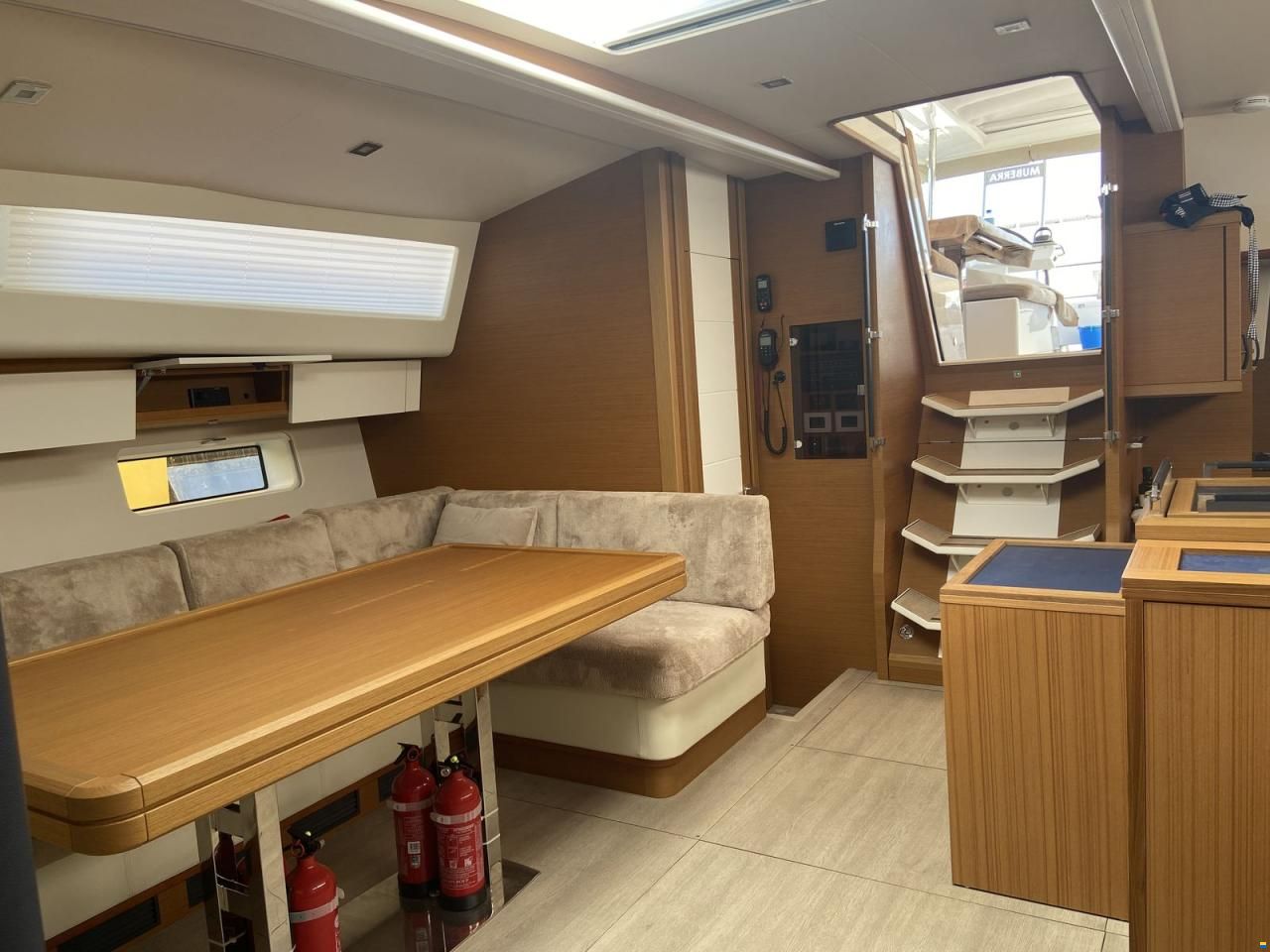 Jeanneau 65