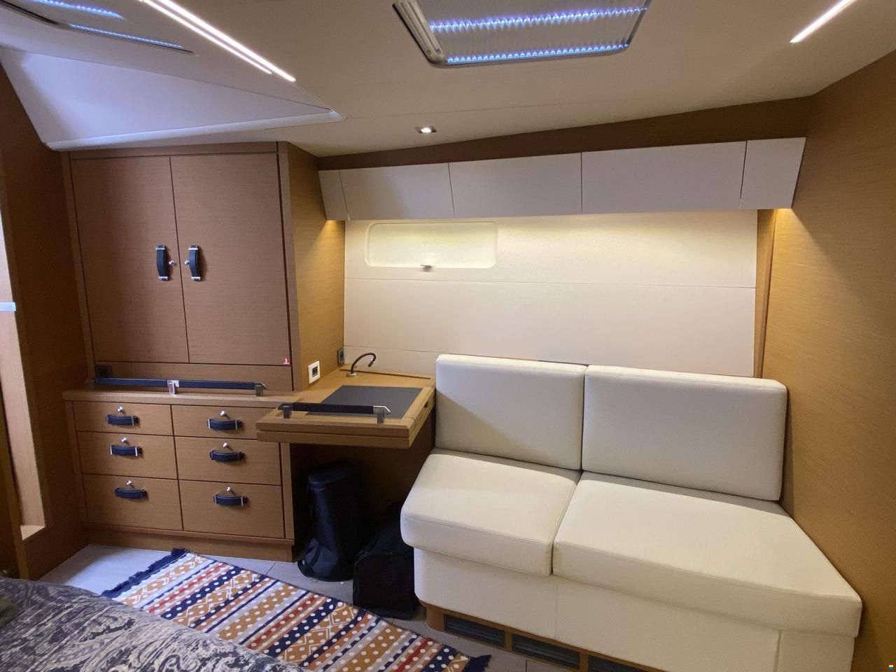 Jeanneau 65