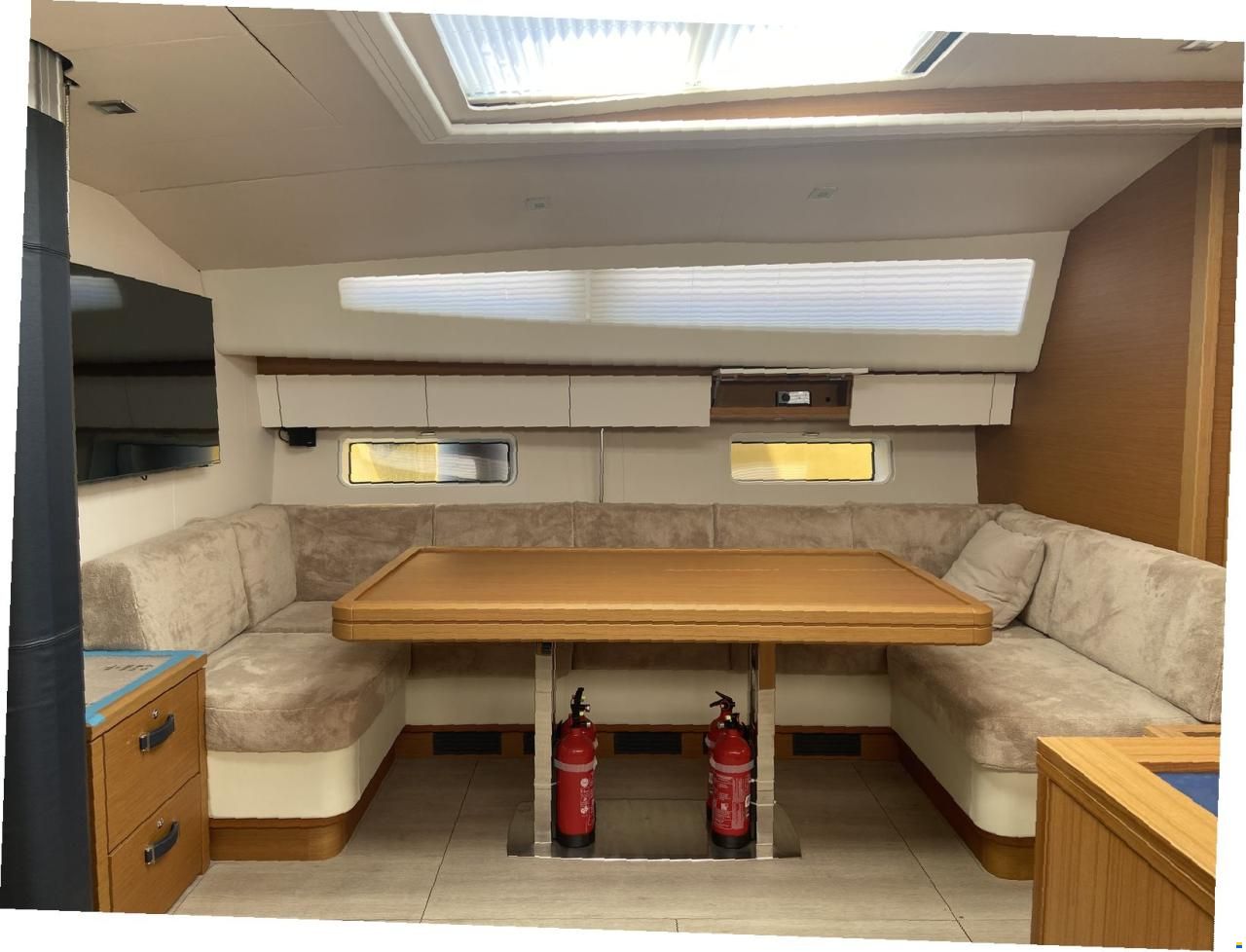 Jeanneau 65