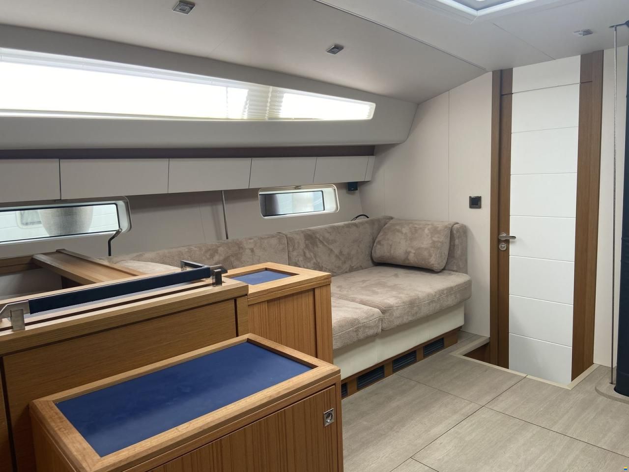 Jeanneau 65