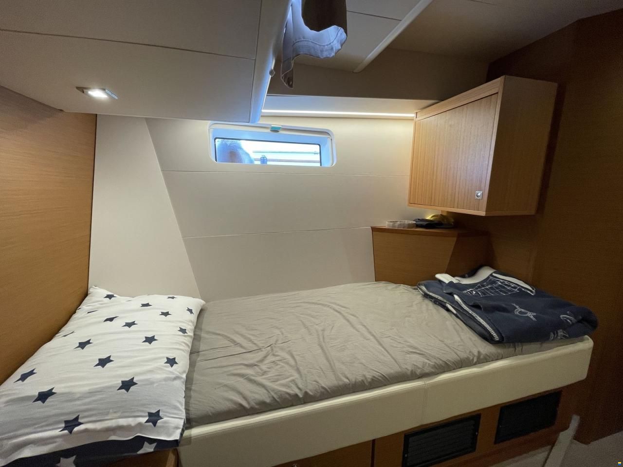 Jeanneau 65
