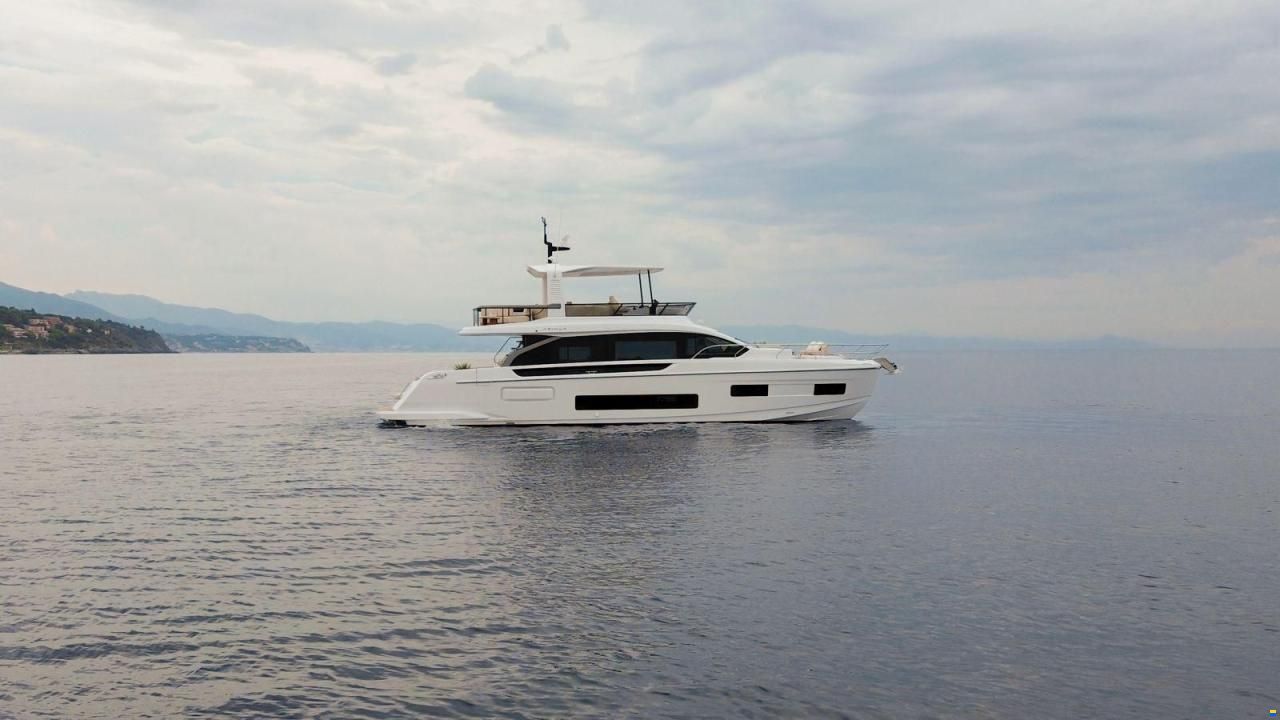 Azimut Fly 62
