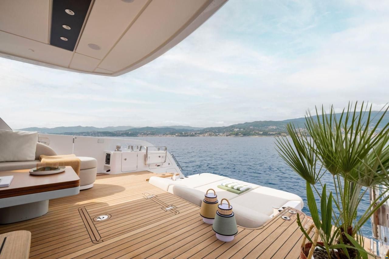 Azimut Fly 62