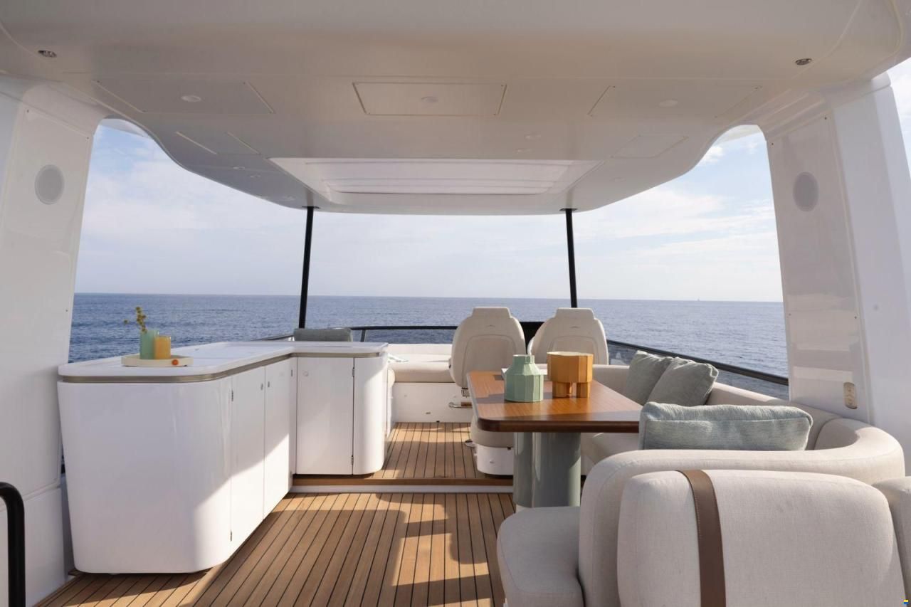 Azimut Fly 62