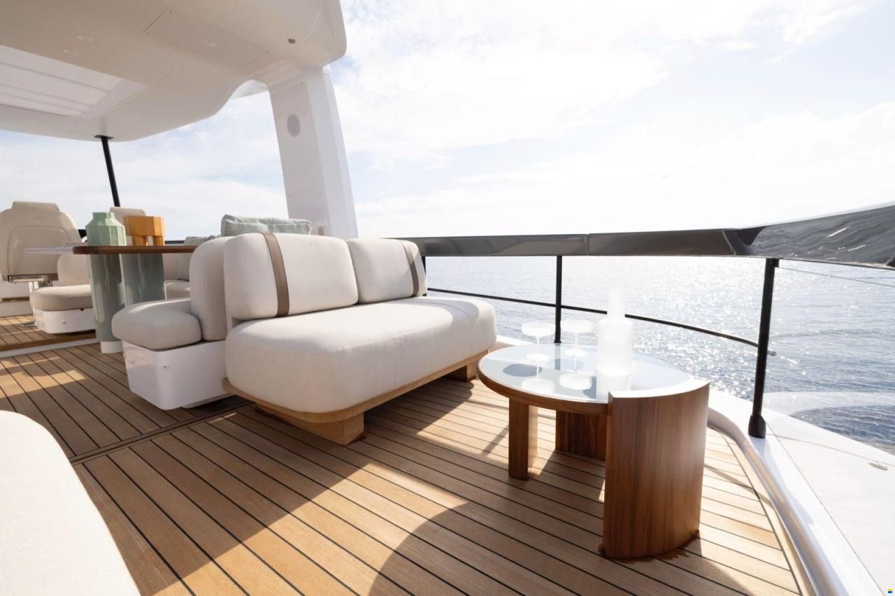 Azimut Fly 62