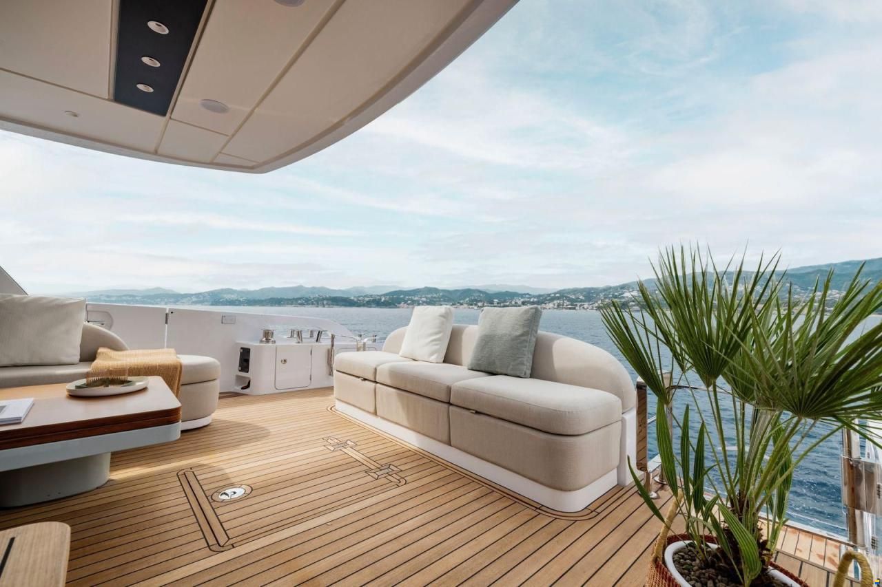 Azimut Fly 62