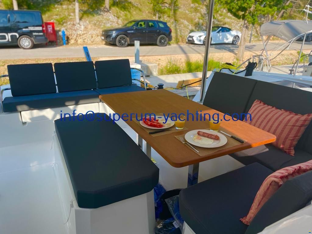 Fountaine Pajot Astrea 42