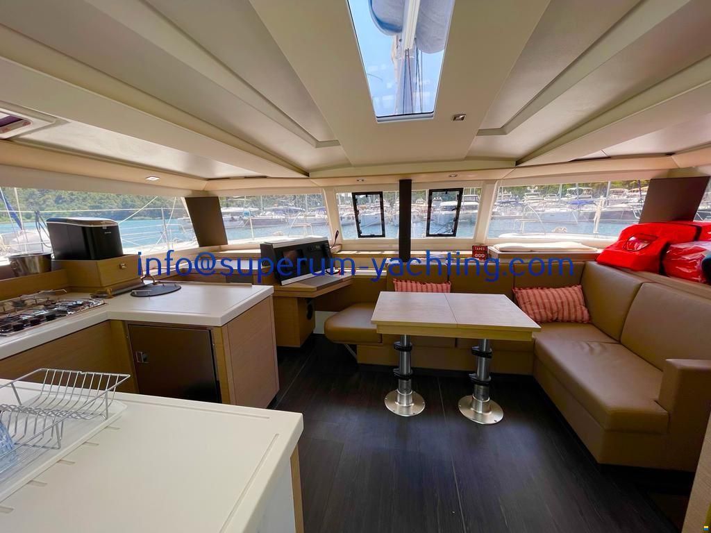 Fountaine Pajot Astrea 42
