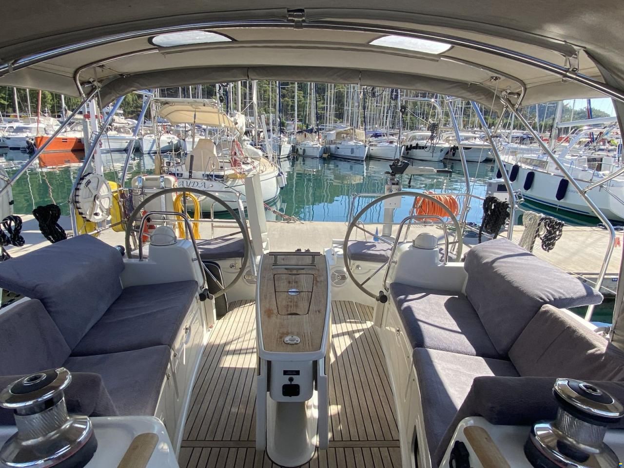 Beneteau Oceanis 43