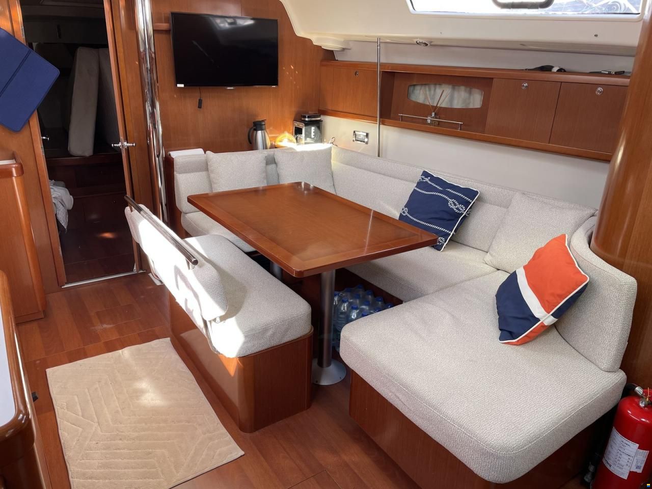 Beneteau Oceanis 43