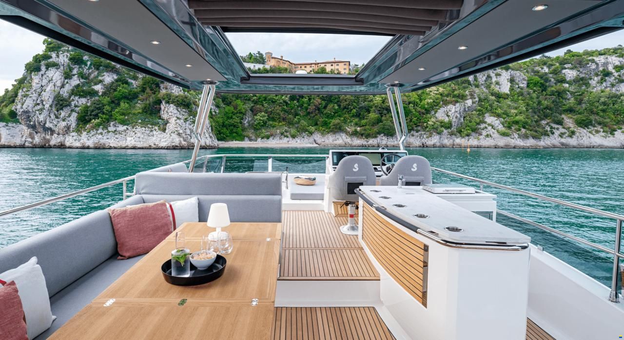 Beneteau Grand Trawler 62