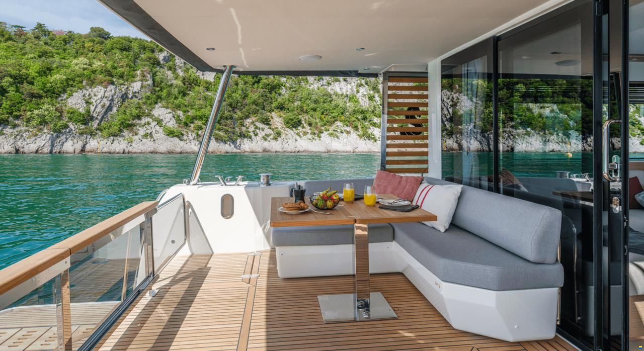 Beneteau Grand Trawler 62