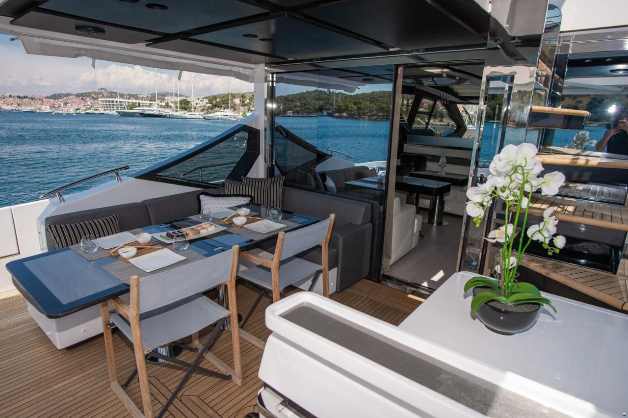 Azimut S7