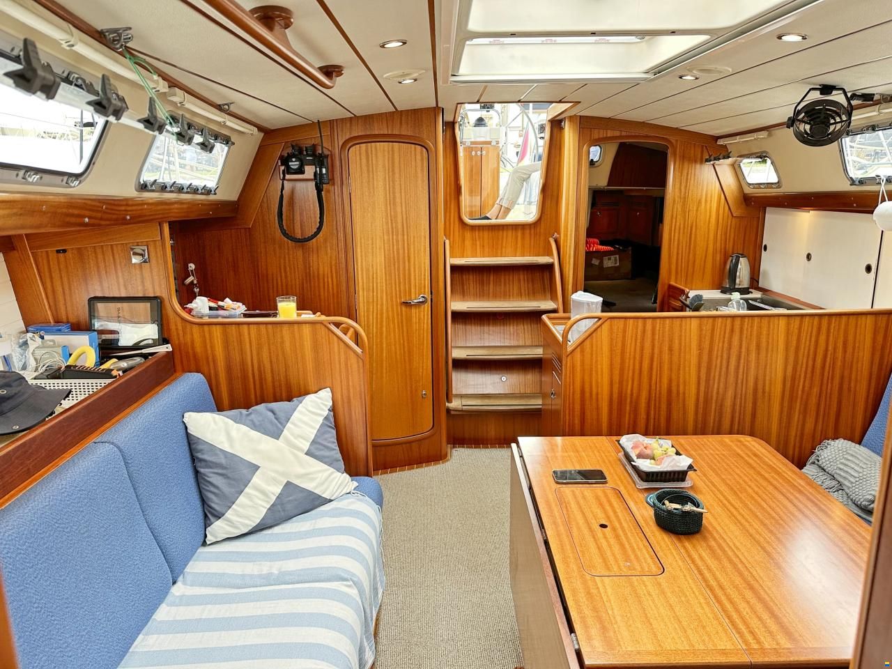 Hallberg-Rassy 412