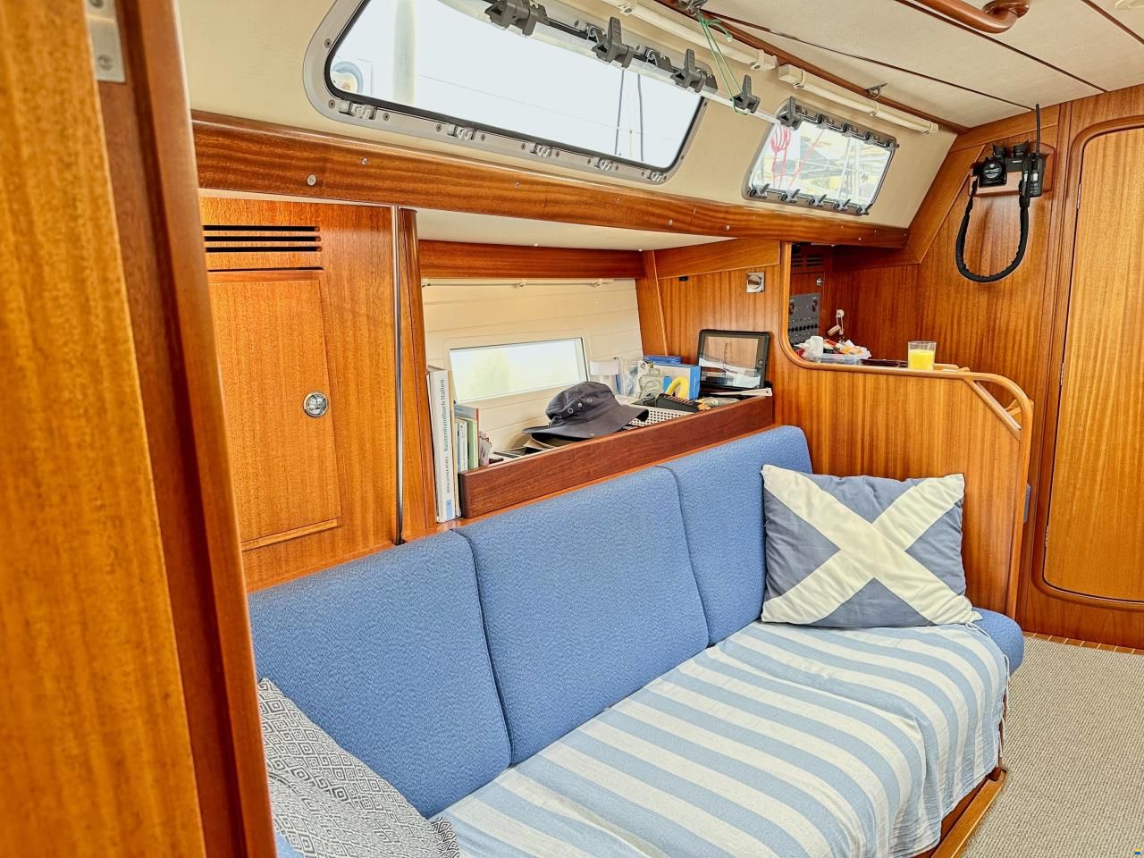 Hallberg-Rassy 412