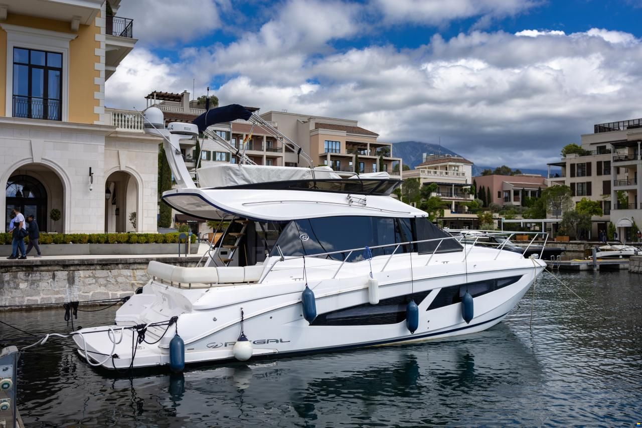 Regal 42 Fly