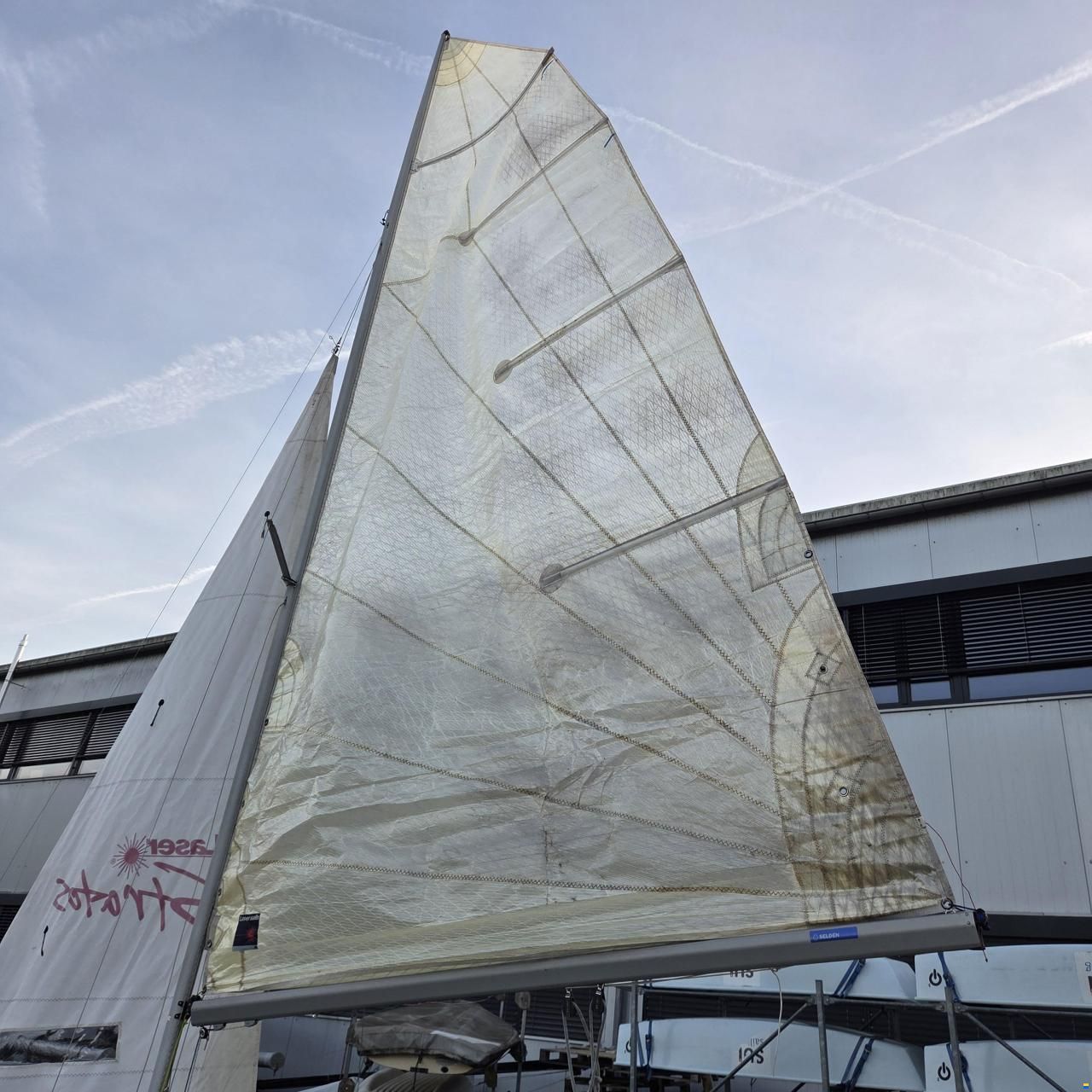 Laser Stratos Keel