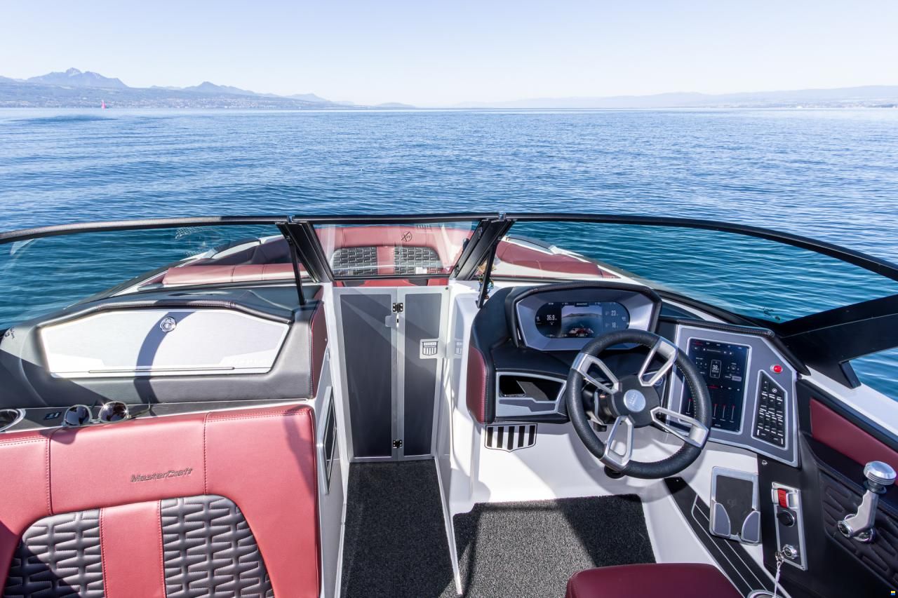 MasterCraft X24 | 2024 | White & Grey