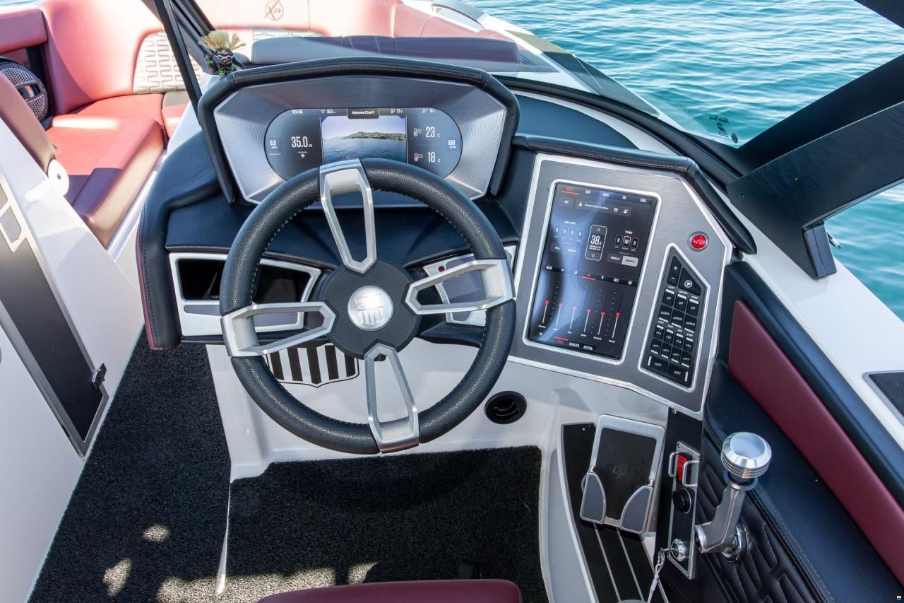 MasterCraft X24 | 2024 | White & Grey