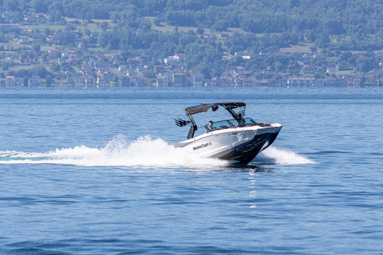 MasterCraft X24 | 2024 | White & Grey