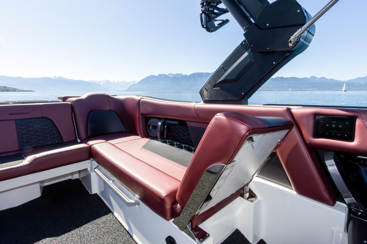 MasterCraft X24 | 2024 | White & Grey