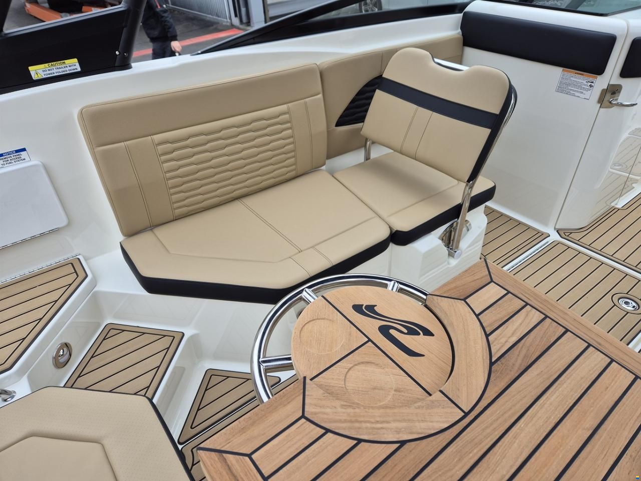 Sea Ray SPX 230 Europe