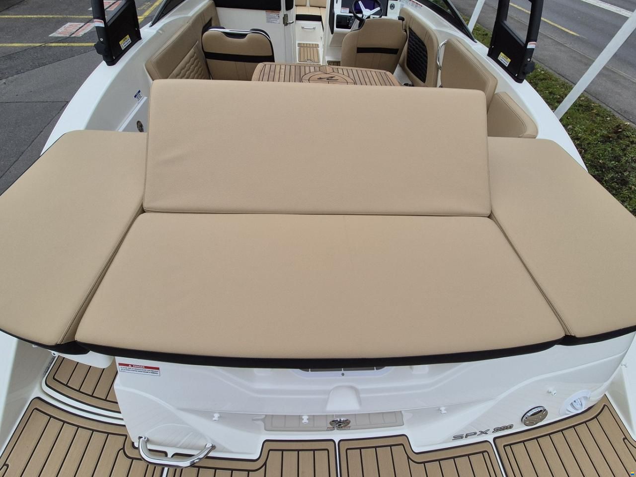 Sea Ray SPX 230 Europe