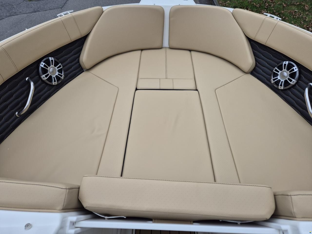 Sea Ray SPX 230 Europe