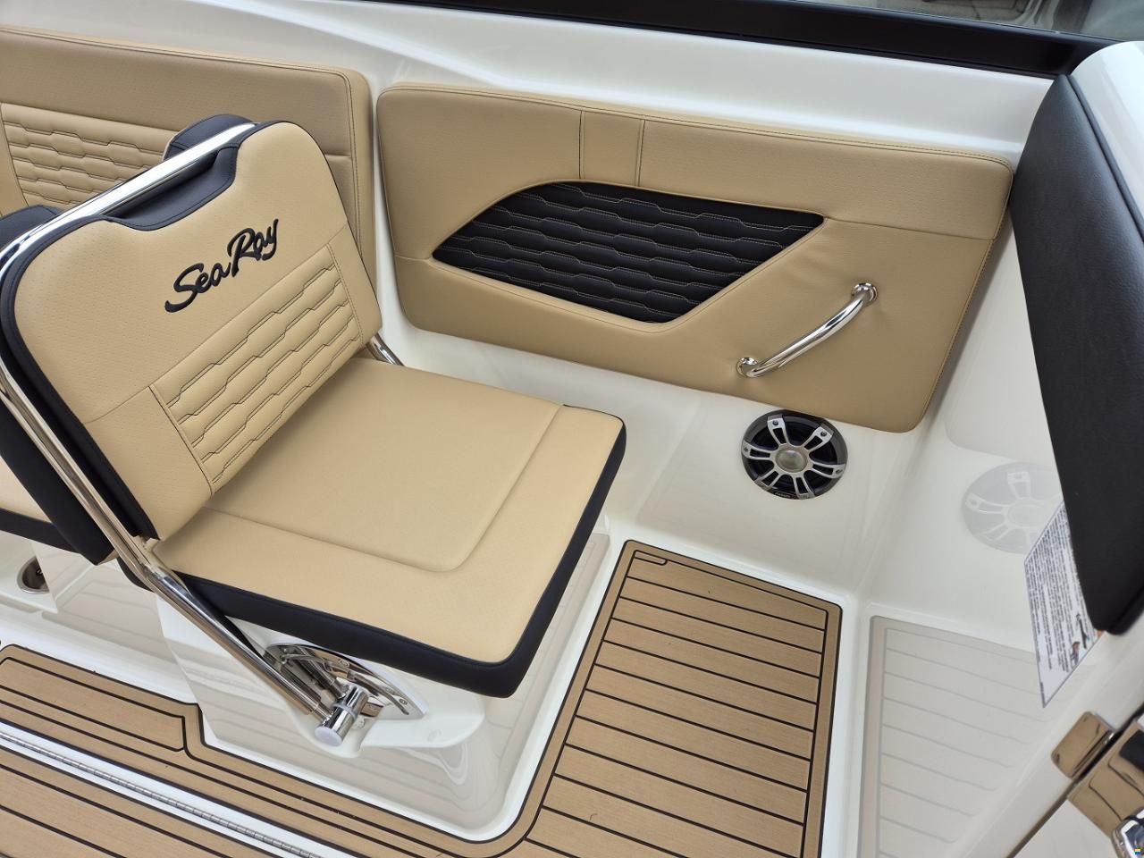 Sea Ray SPX 230 Europe