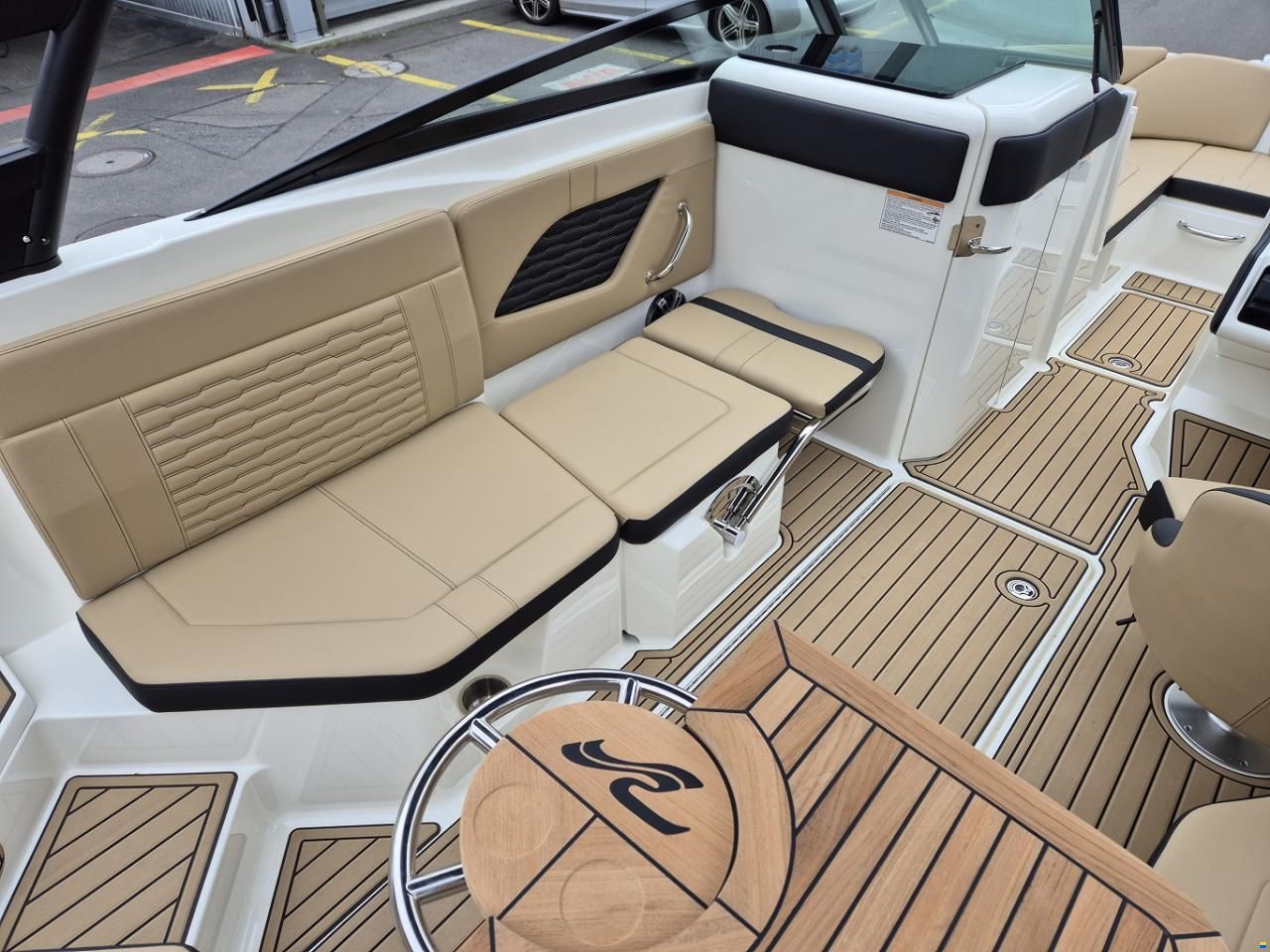 Sea Ray SPX 230 Europe