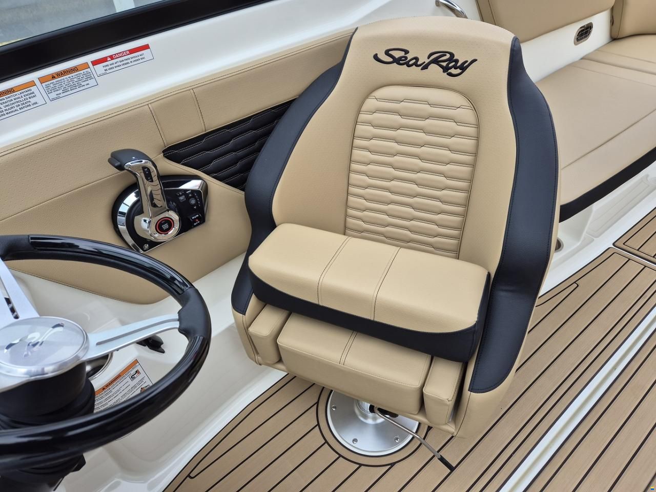 Sea Ray SPX 230 Europe