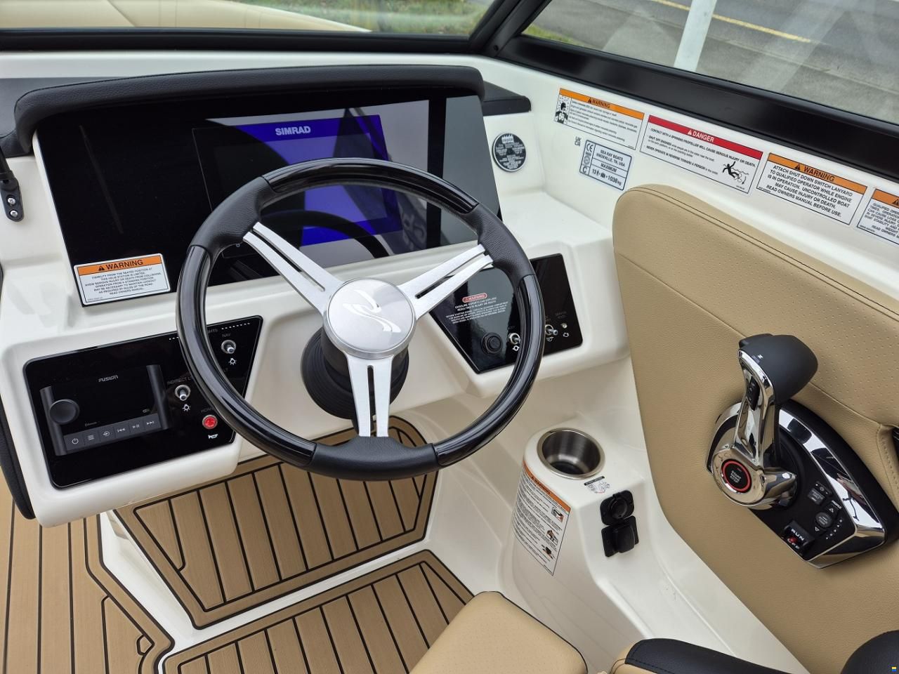 Sea Ray SPX 230 Europe