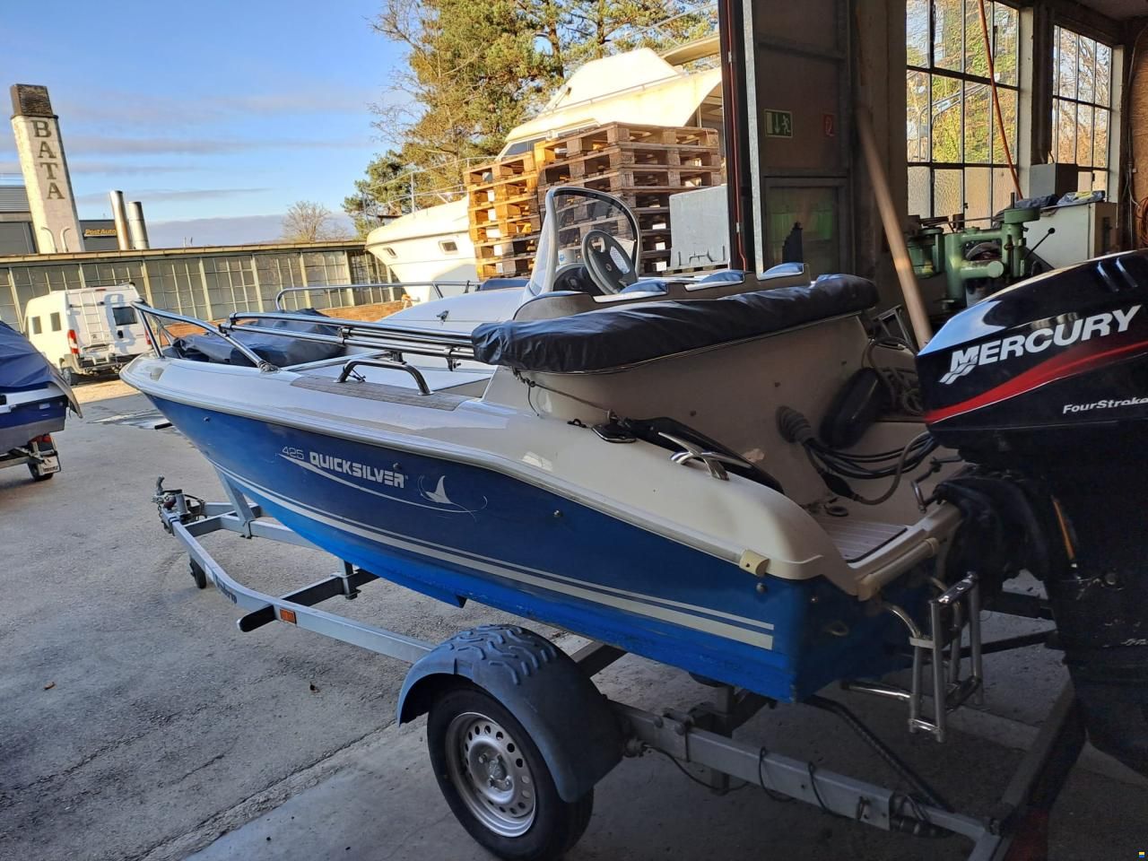 Quicksilver Inflatables 425 Commander
