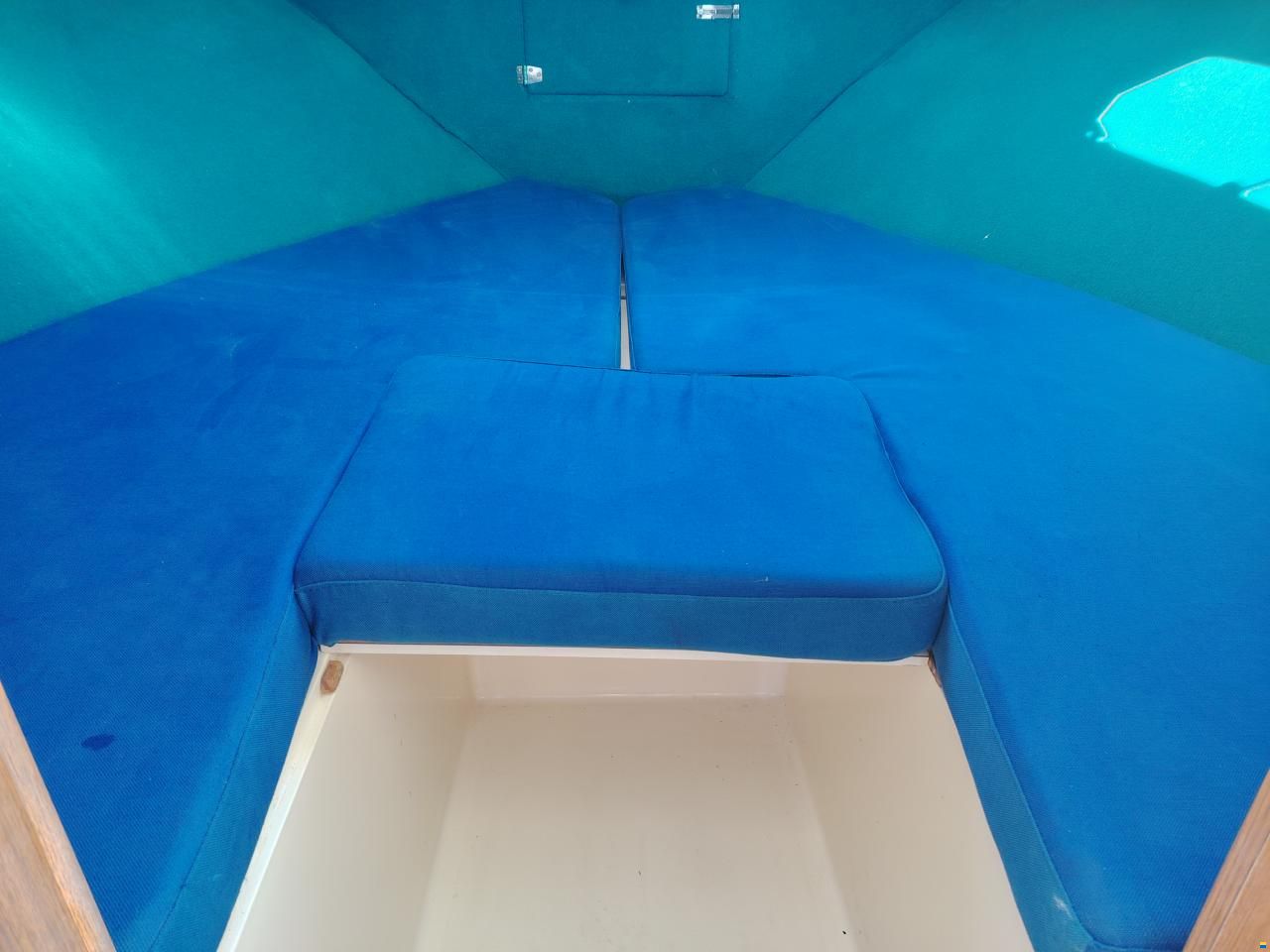 Bertram Yacht 28