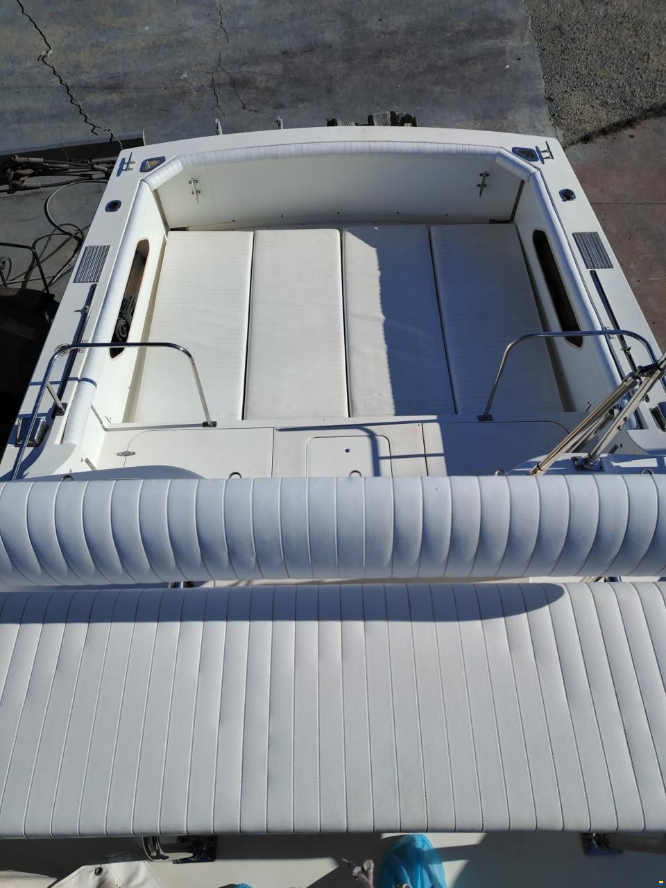 Bertram Yacht 28