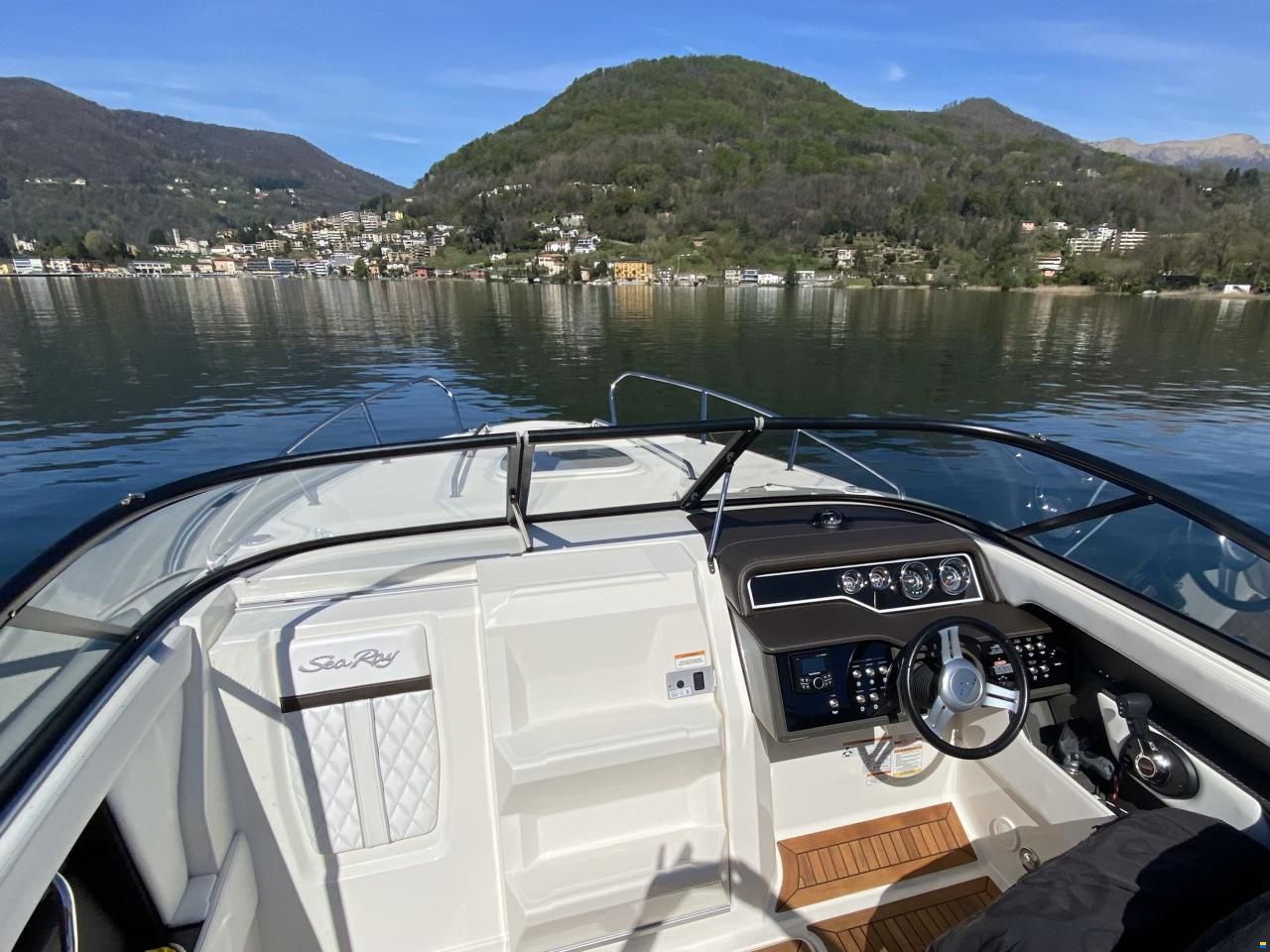 Sea Ray 250 SSE