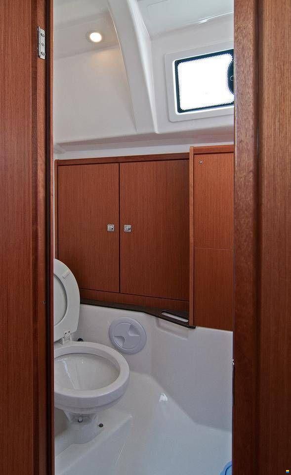 Bavaria Cruiser 37