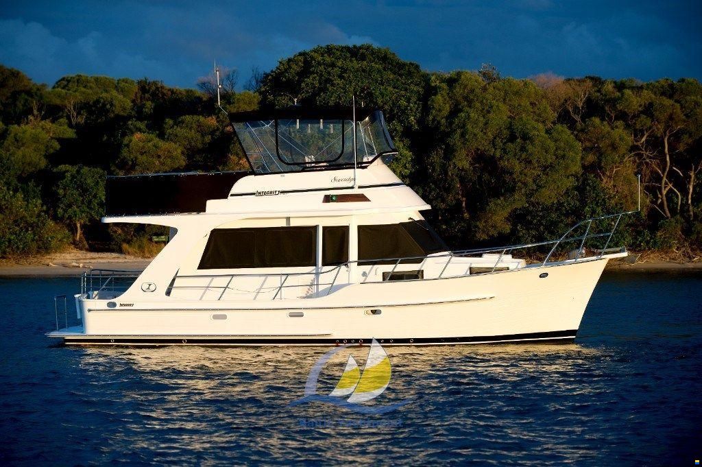 Integrity 380 Fly