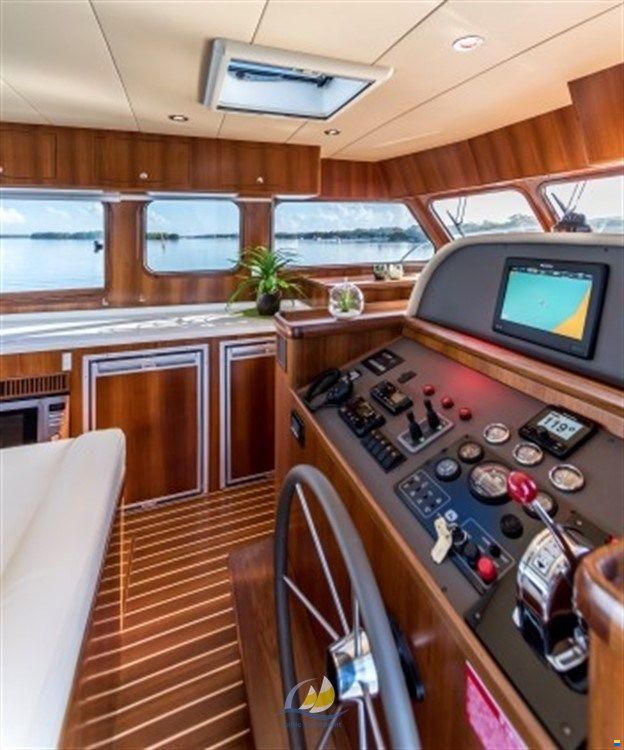 Integrity 380 Fly