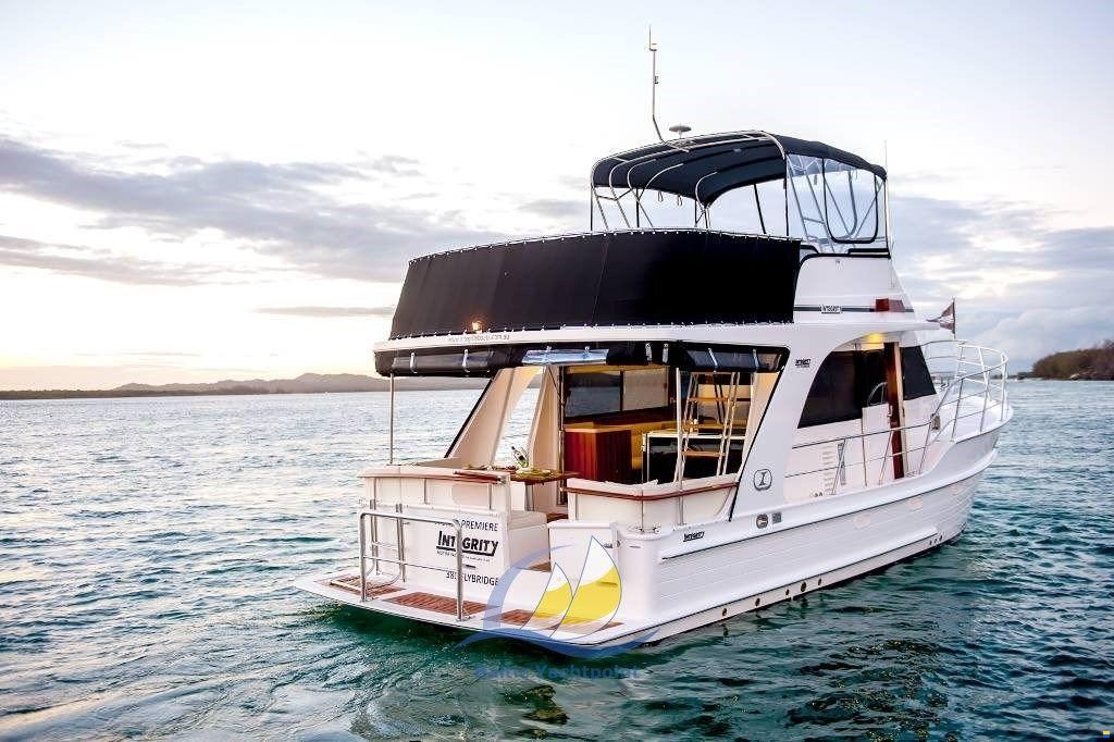 Integrity 380 Fly