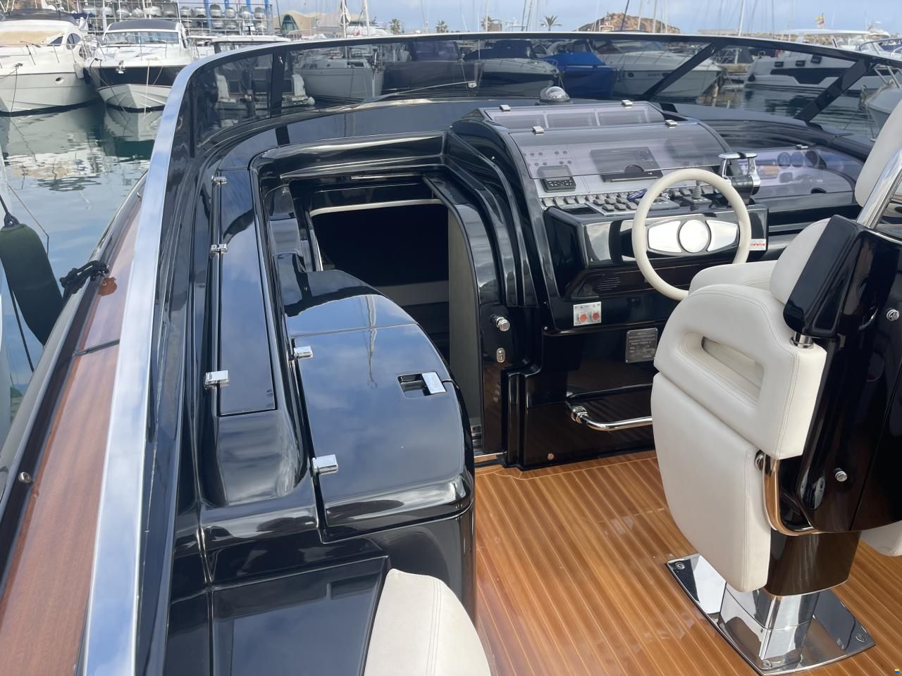 Riva rama Super 44