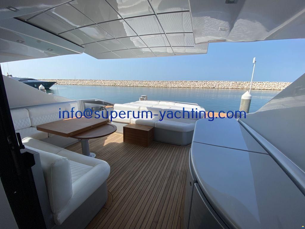 Pershing 72