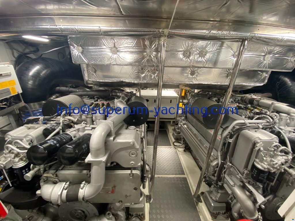 Pershing 72