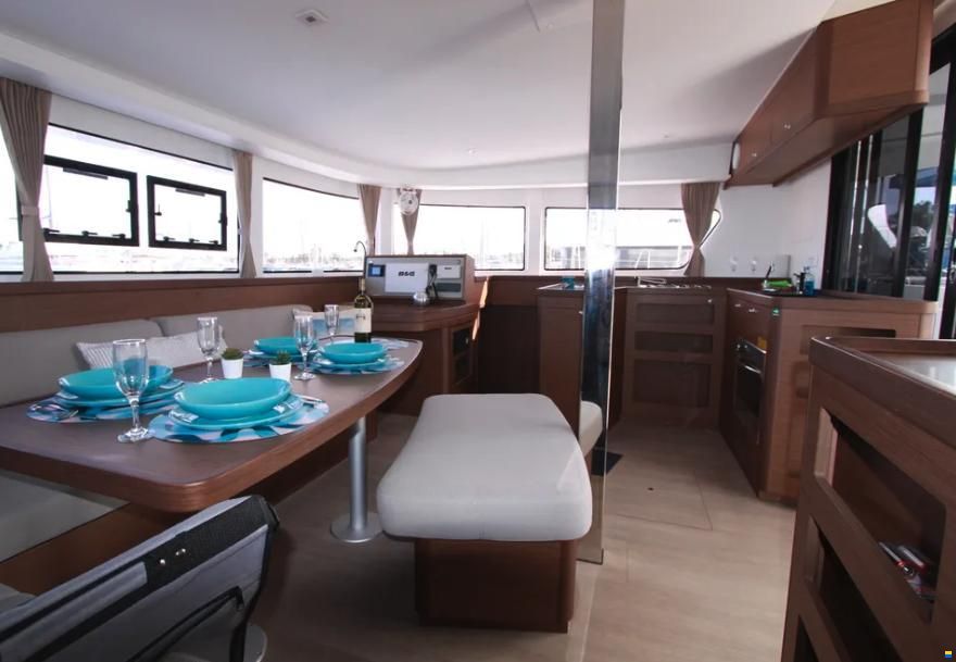 Lagoon 42