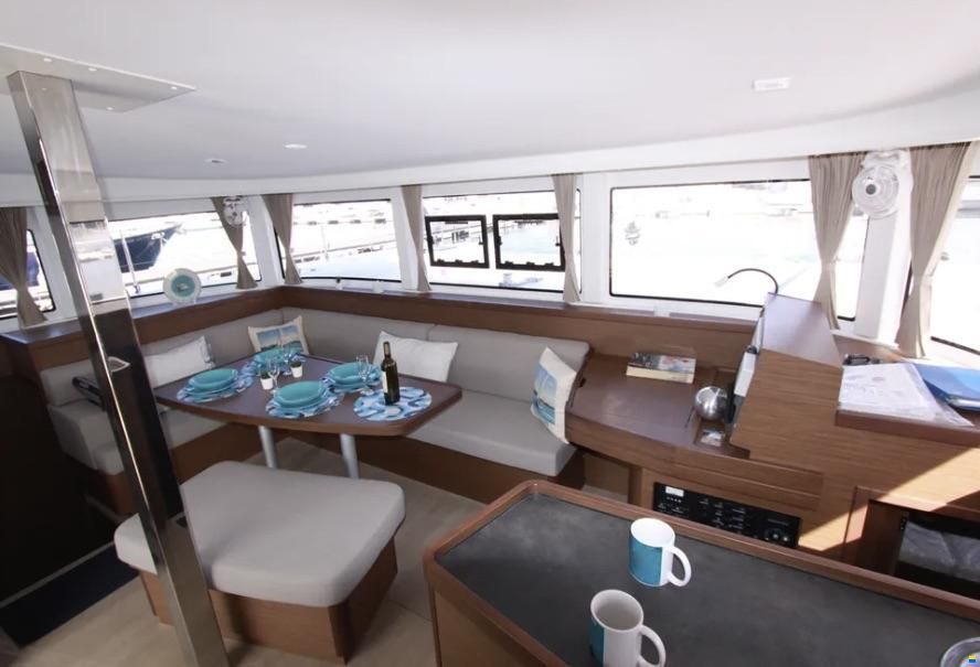 Lagoon 42