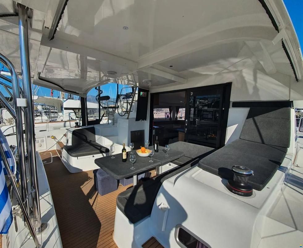 Lagoon 42