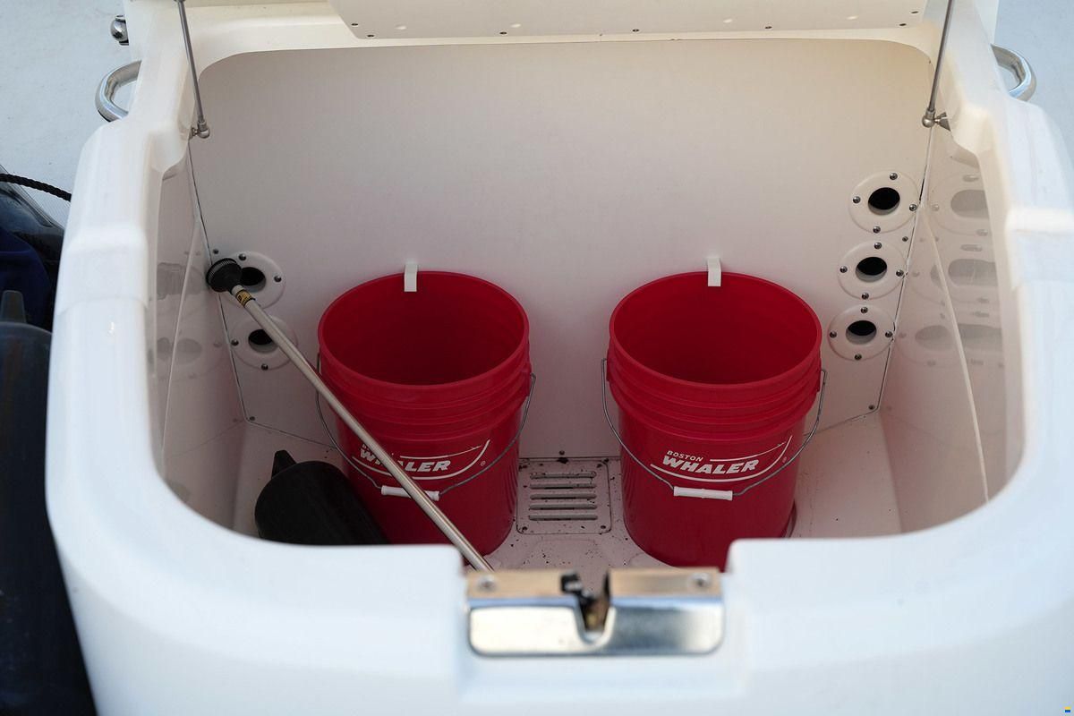 Boston Whaler 270 Dauntless