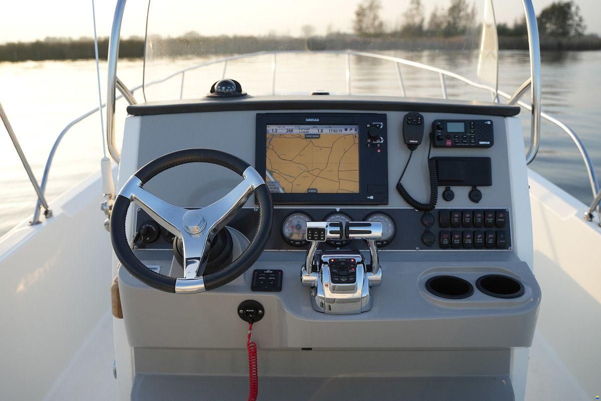 Boston Whaler 270 Dauntless