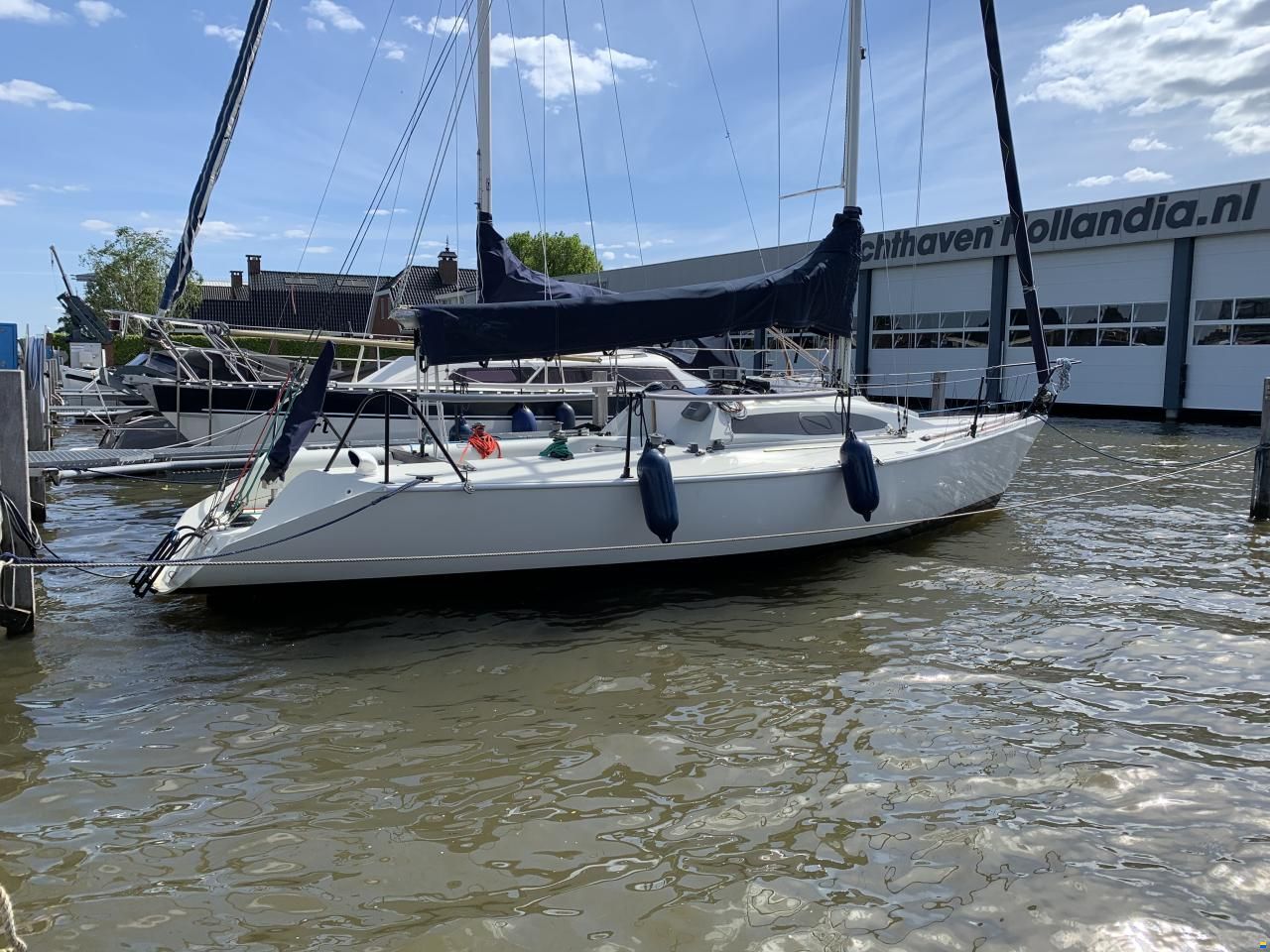 Hunter Formula 28